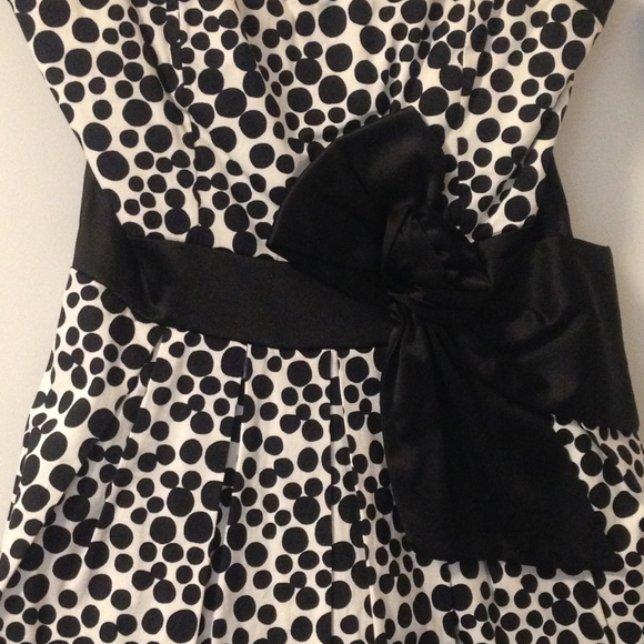 Black and White Strapless Cocktail Dress, Size M - Picture 3 of 6